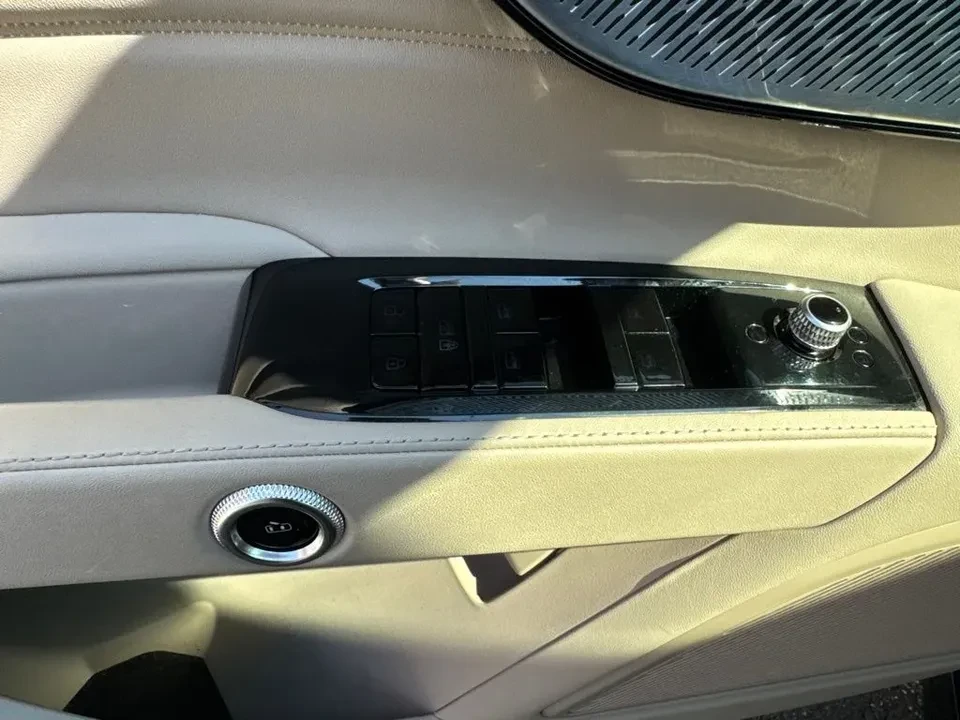 2023 Maserati Grecale - Image 12 of 20
