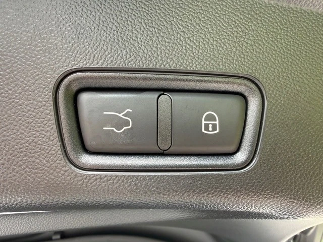 2023 Maserati Grecale - Image 20 of 31