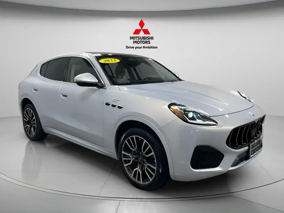 2023 Maserati Grecale - Image 2 of 17