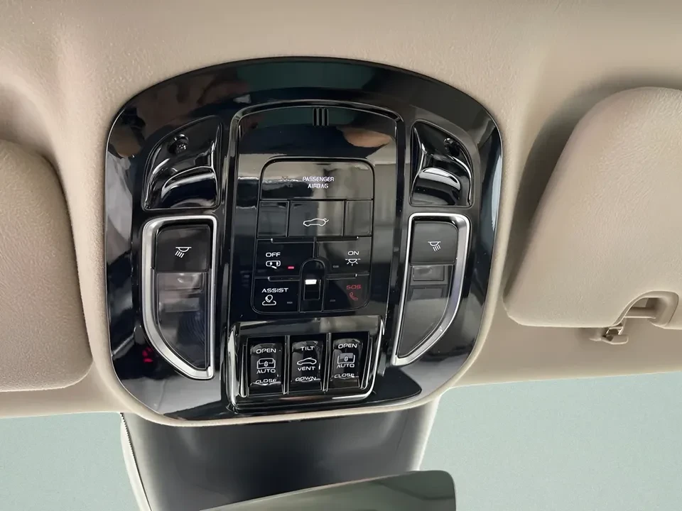 2023 Maserati Grecale - Image 9 of 17