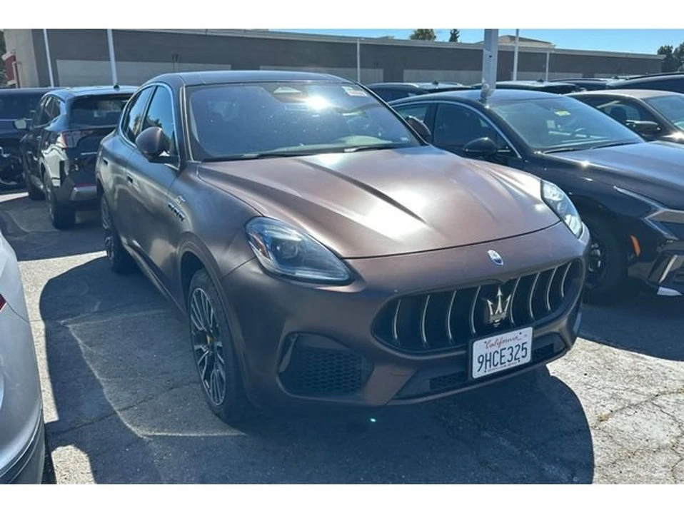 2023 Maserati Grecale - Image 2 of 3
