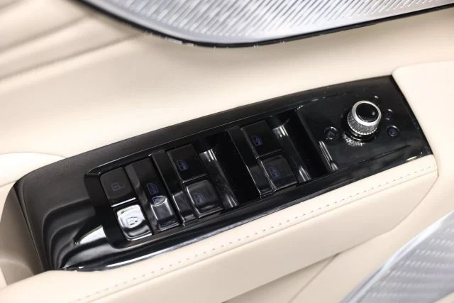 2023 Maserati Grecale - Image 10 of 12