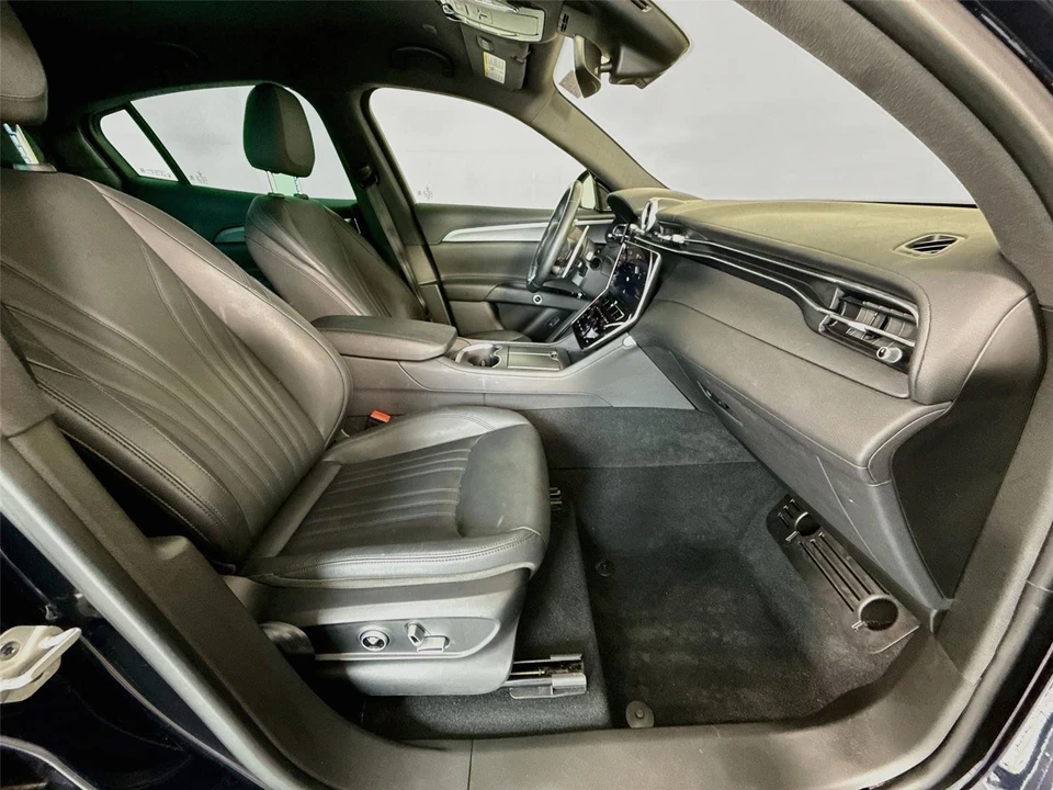 2023 Maserati Grecale - Image 25 of 31