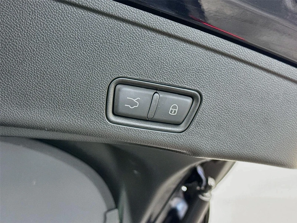 2023 Maserati Grecale - Image 23 of 31