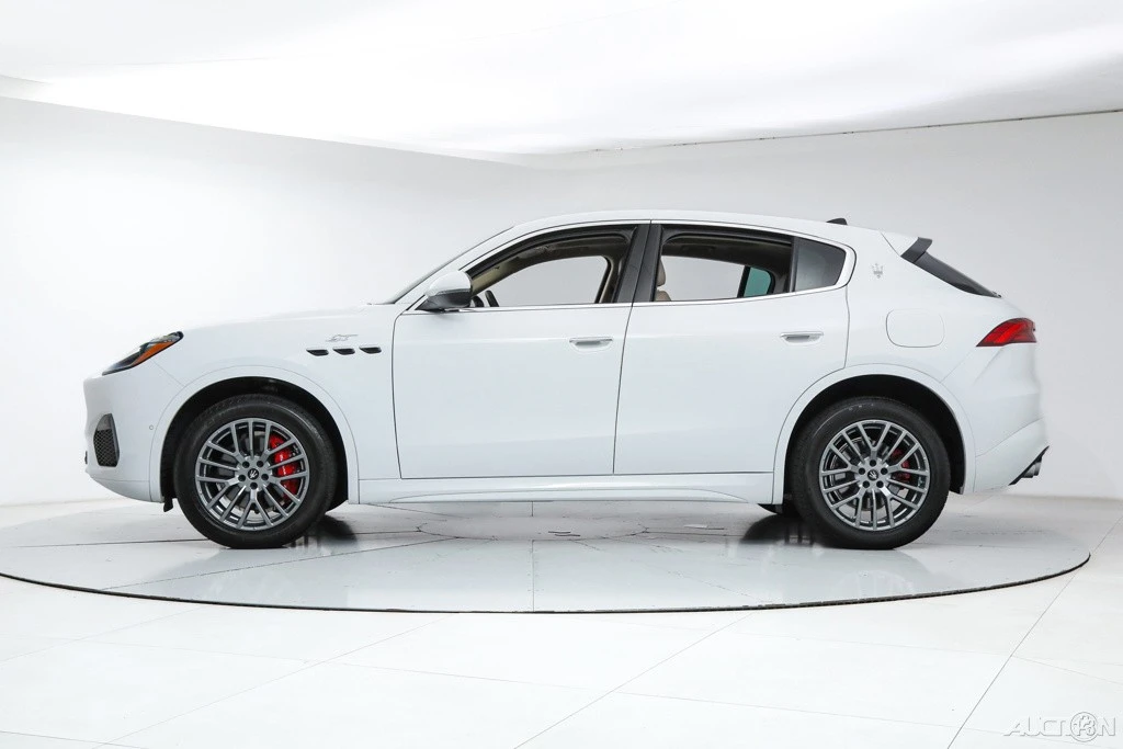 2023 Maserati Grecale - Image 2 of 21