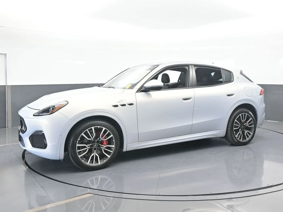 2023 Maserati Grecale - Image 2 of 12