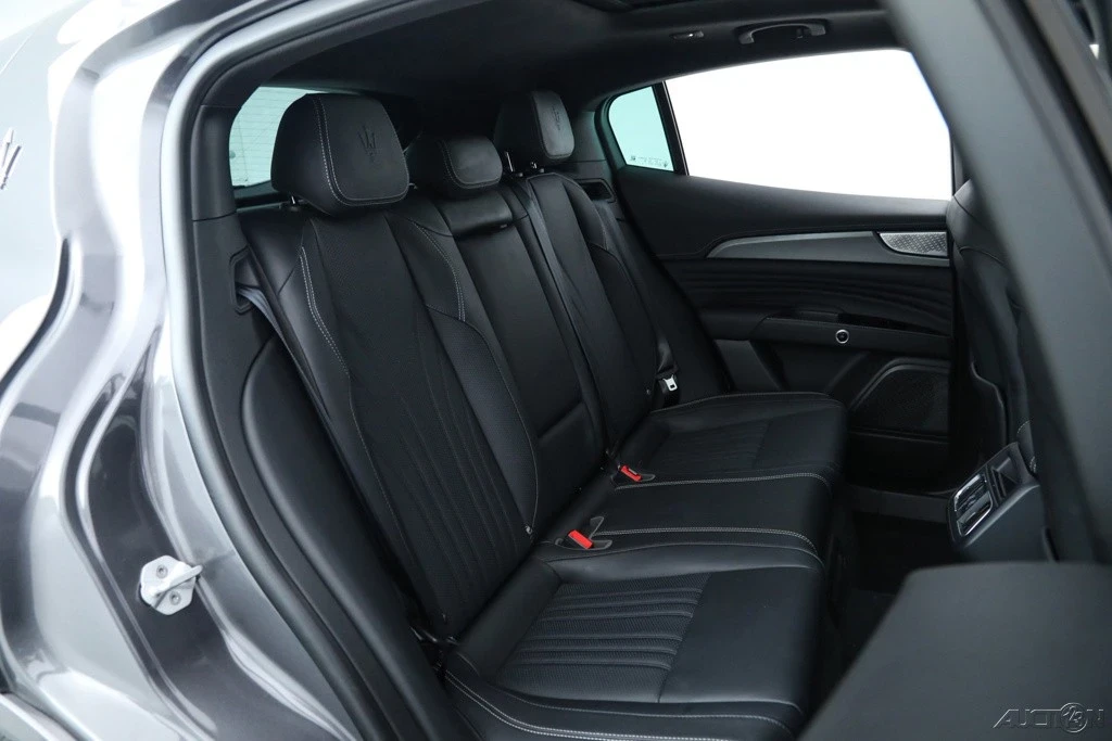 2023 Maserati Grecale - Image 14 of 21