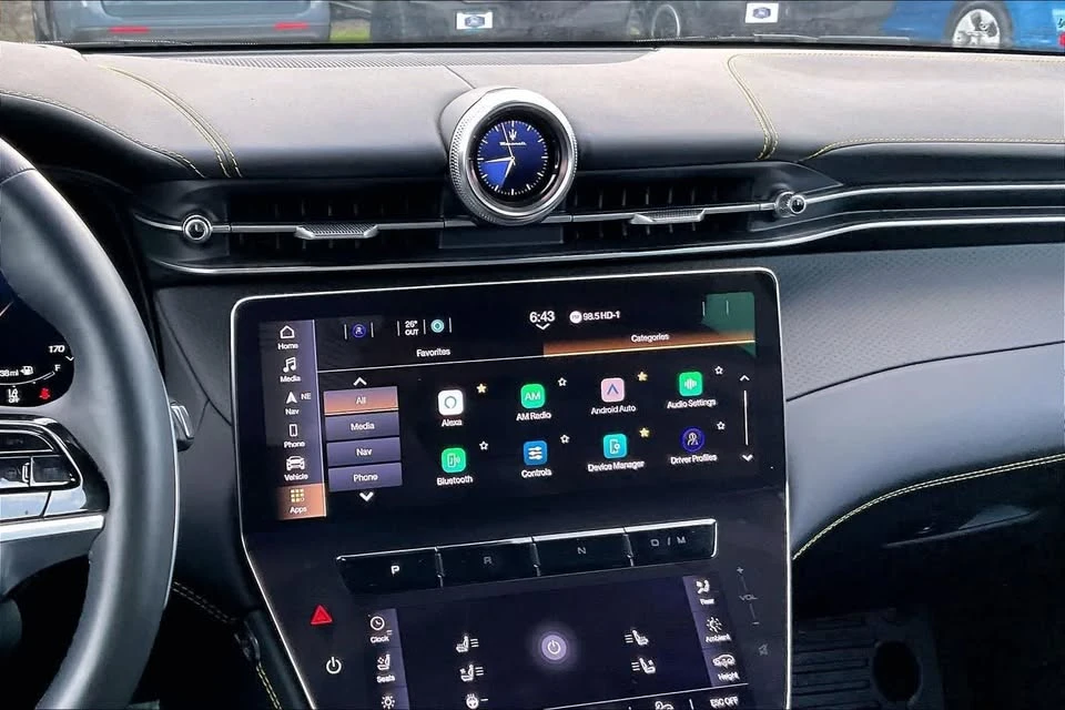 2023 Maserati Grecale - Image 13 of 20