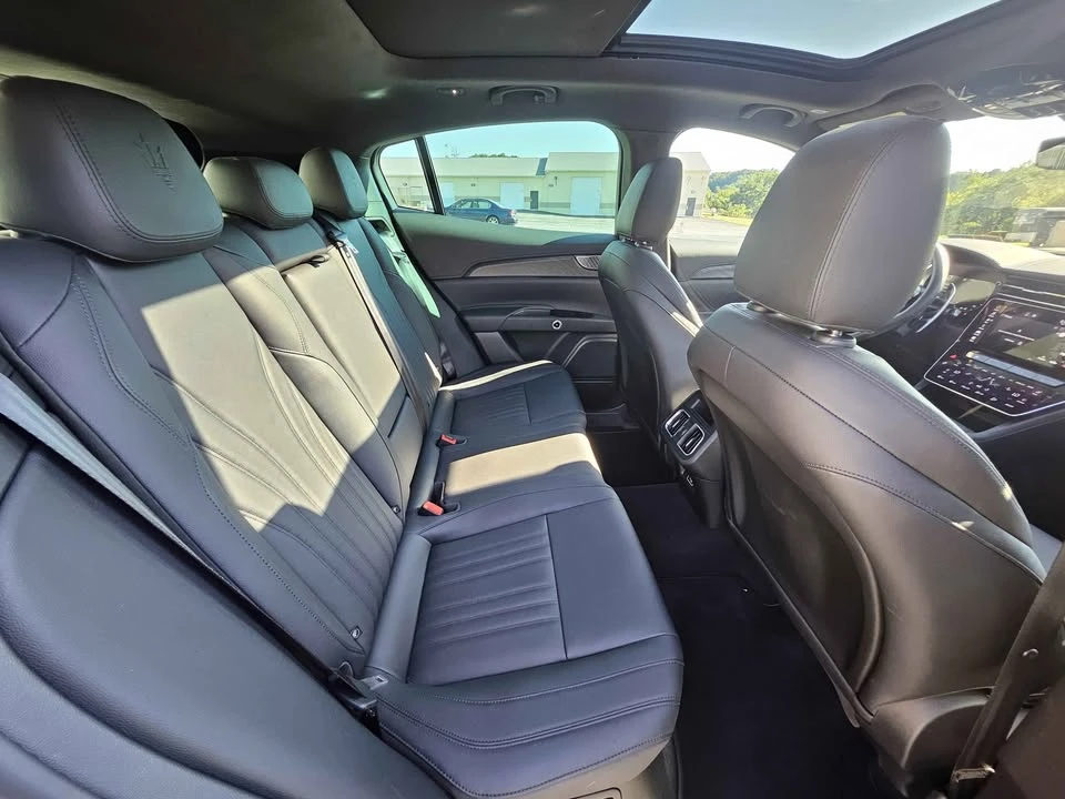 2023 Maserati Grecale - Image 16 of 17