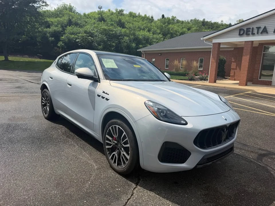 2023 Maserati Grecale - Image 2 of 15