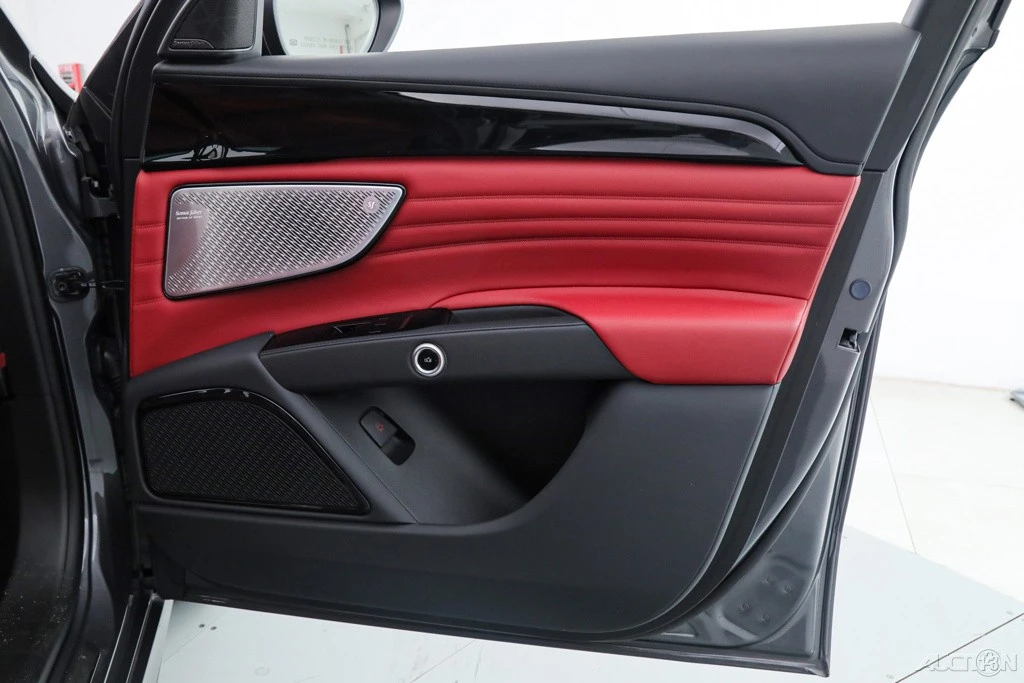 2023 Maserati Grecale - Image 12 of 21