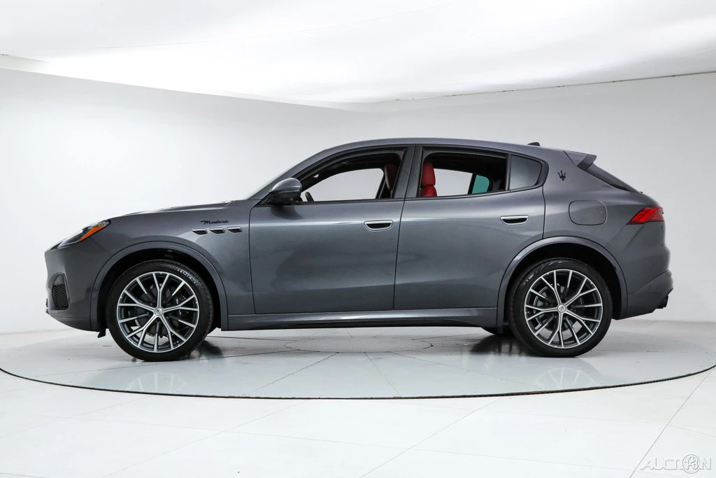 2023 Maserati Grecale - Image 2 of 21