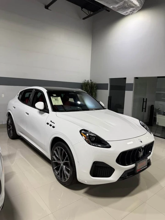 2023 Maserati Grecale - Image 2 of 5