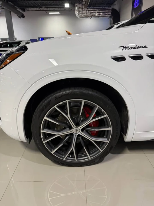 2023 Maserati Grecale - Image 3 of 5