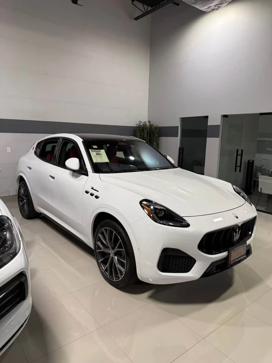 2023 Maserati Grecale - Image 2 of 5