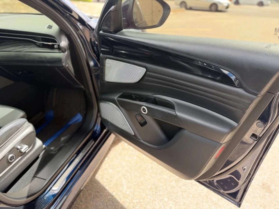 2023 Maserati Grecale - Image 16 of 20