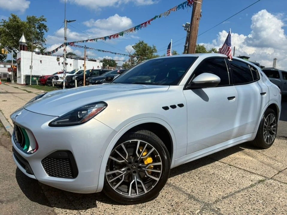 2023 Maserati Grecale - Image 2 of 20