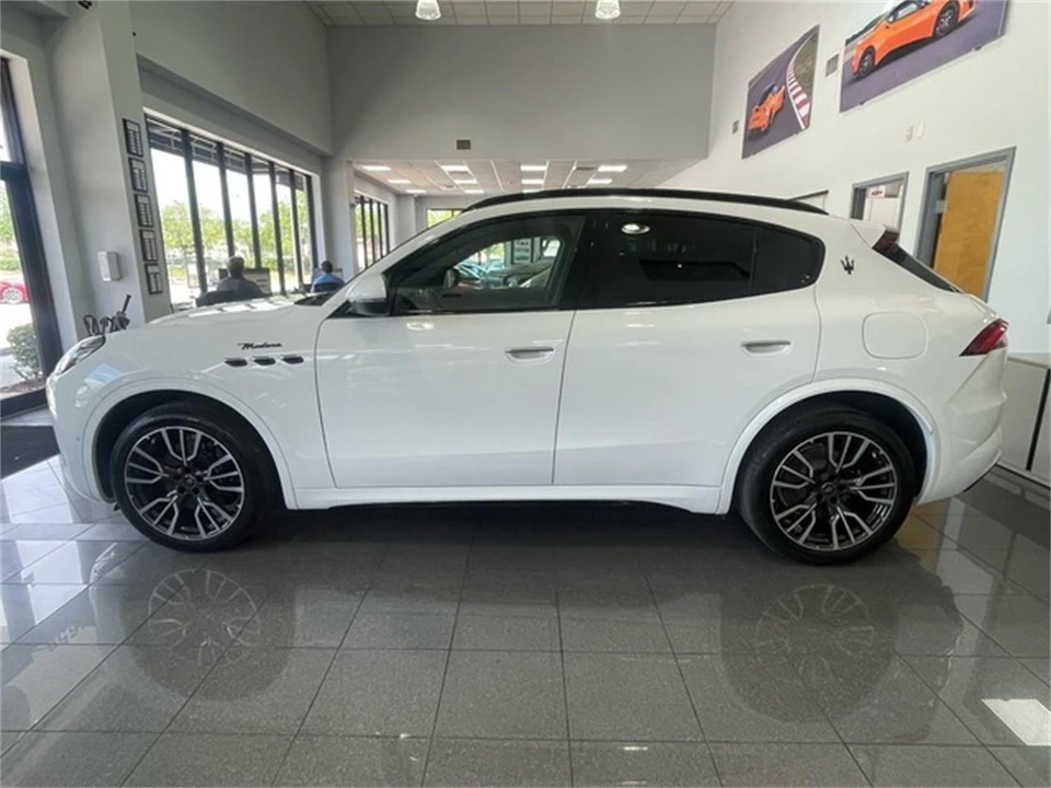 2023 Maserati Grecale - Image 2 of 31