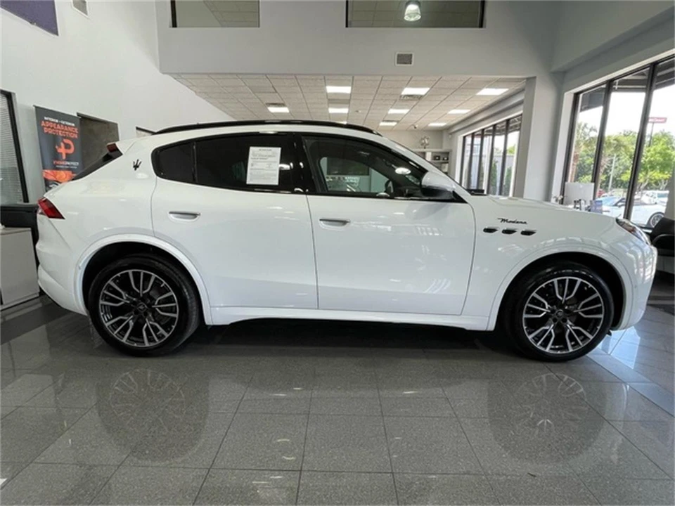 2023 Maserati Grecale - Image 6 of 31