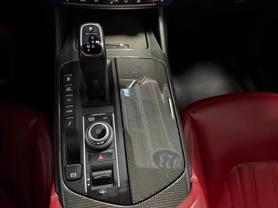 2023 Maserati Levante - Image 17 of 20