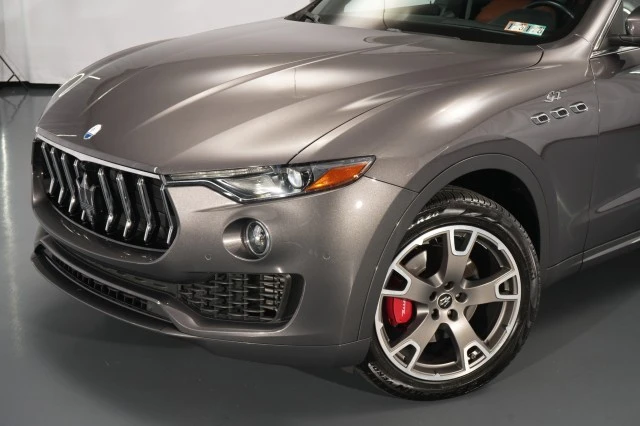 2023 Maserati Levante - Image 4 of 31