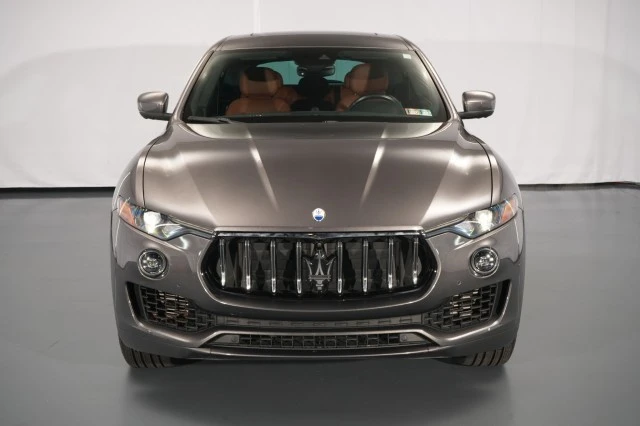 2023 Maserati Levante - Image 5 of 31