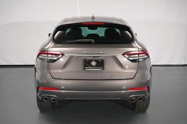 2023 Maserati Levante - Image 15 of 31