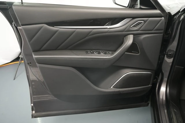 2023 Maserati Levante - Image 29 of 31