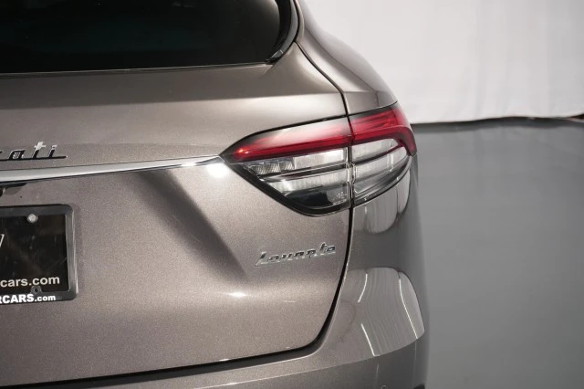2023 Maserati Levante - Image 17 of 31