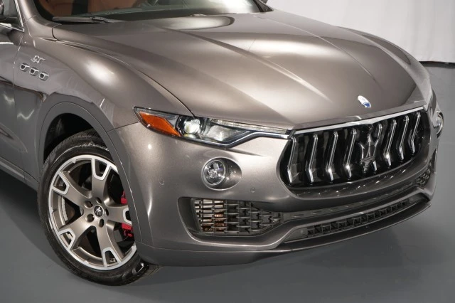 2023 Maserati Levante - Image 8 of 31
