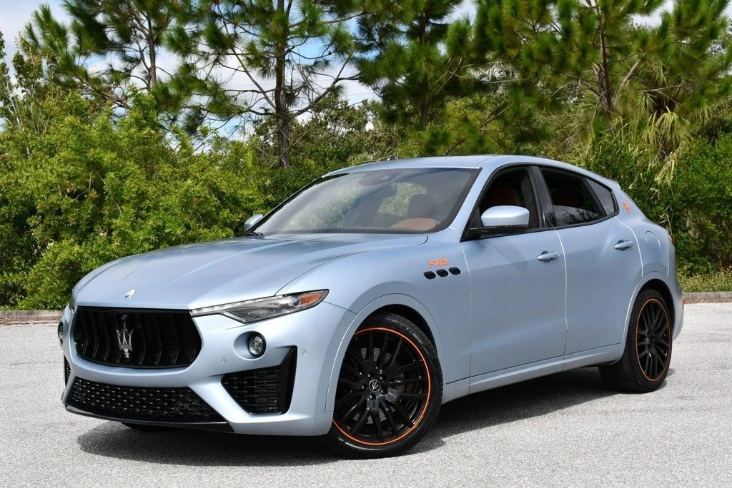 2023 Maserati Levante - Image 2 of 12