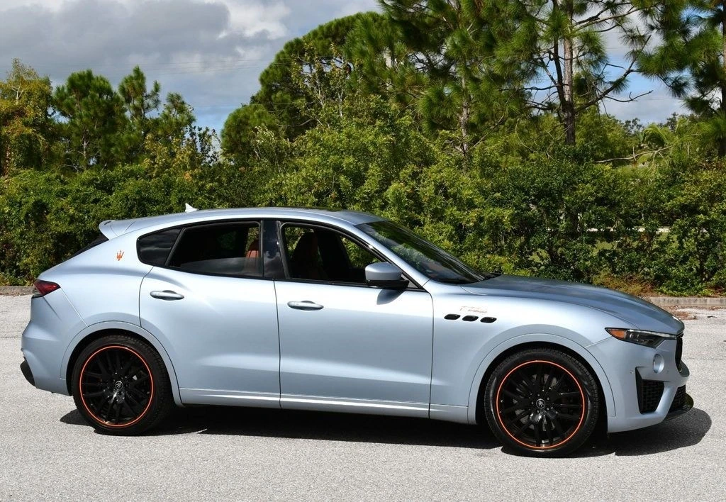 2023 Maserati Levante - Image 8 of 12