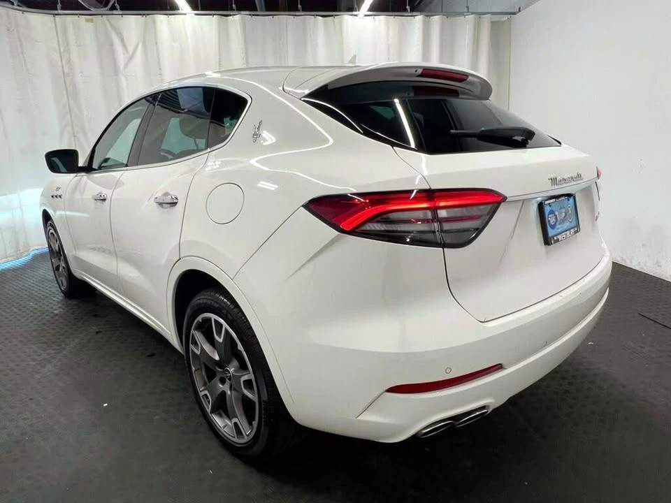 2023 Maserati Levante Modena - Image 7 of 20