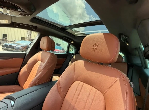 2023 Maserati Levante Modena - Image 9 of 12