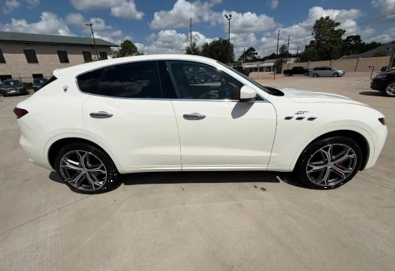 2023 Maserati Levante Modena - Image 2 of 12