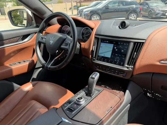 2023 Maserati Levante Modena - Image 7 of 12