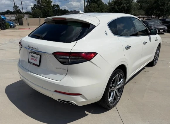 2023 Maserati Levante Modena - Image 4 of 12