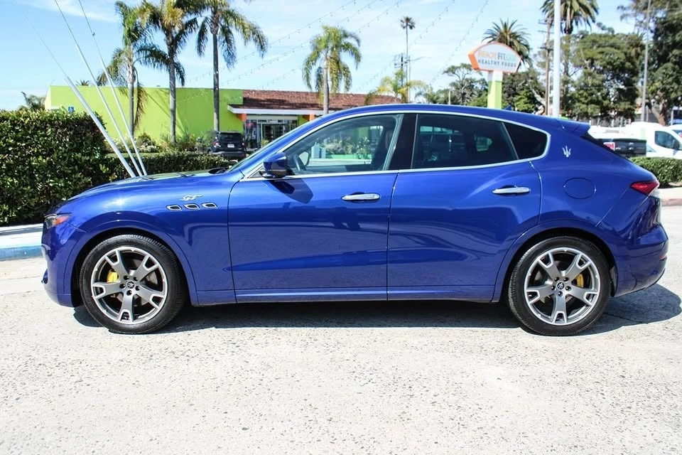 2023 Maserati Levante - Image 2 of 20