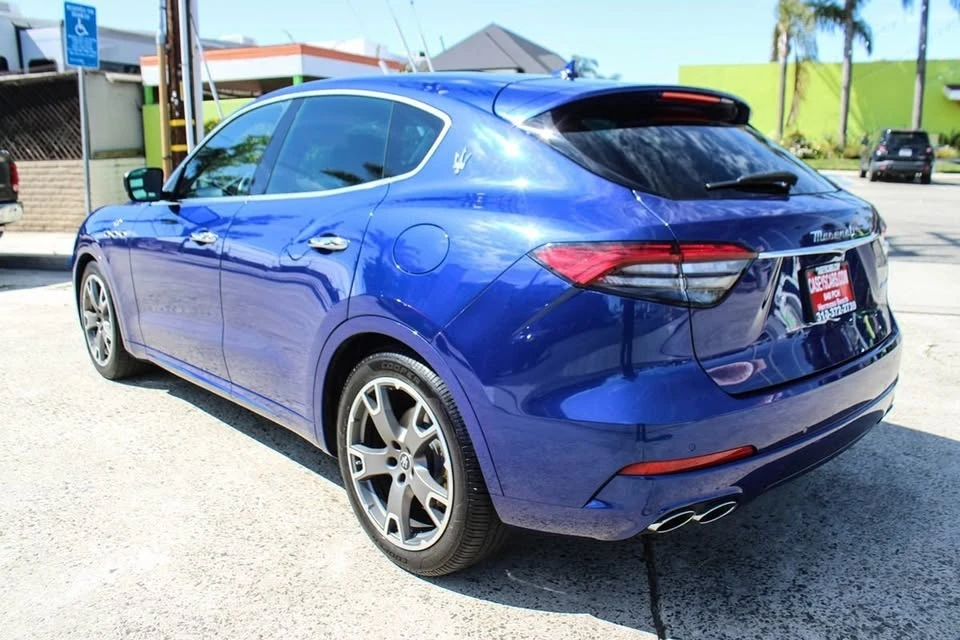 2023 Maserati Levante - Image 3 of 20