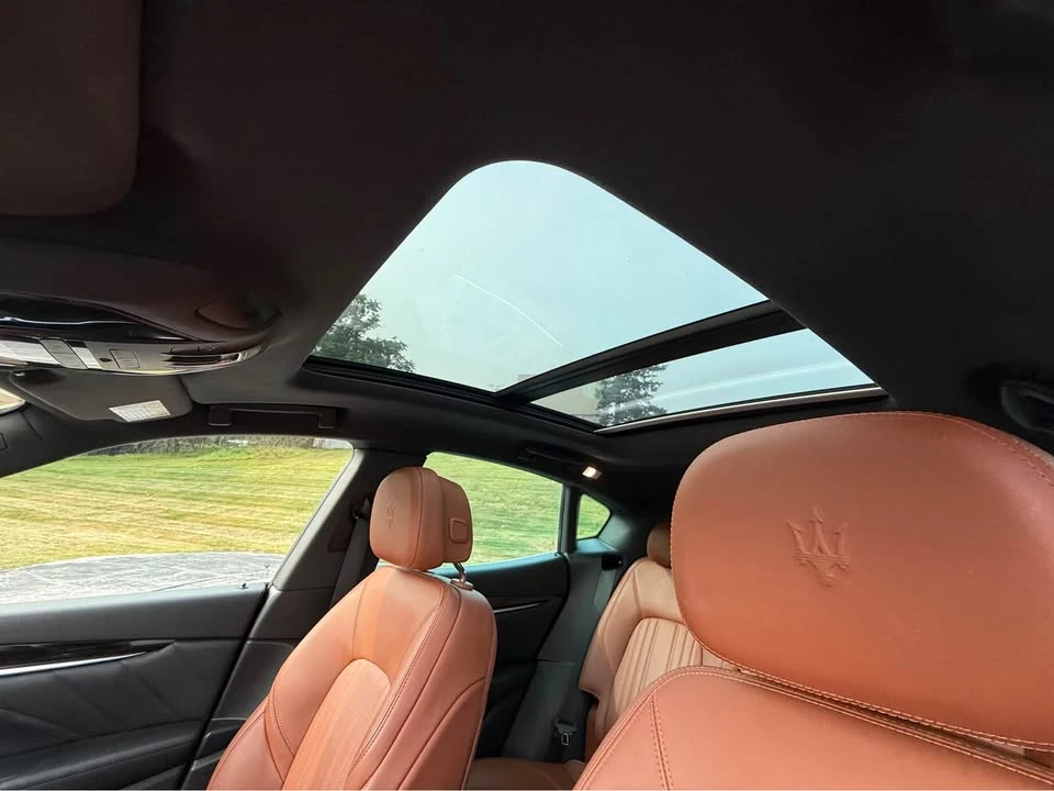 2023 Maserati Levante Modena - Image 17 of 20