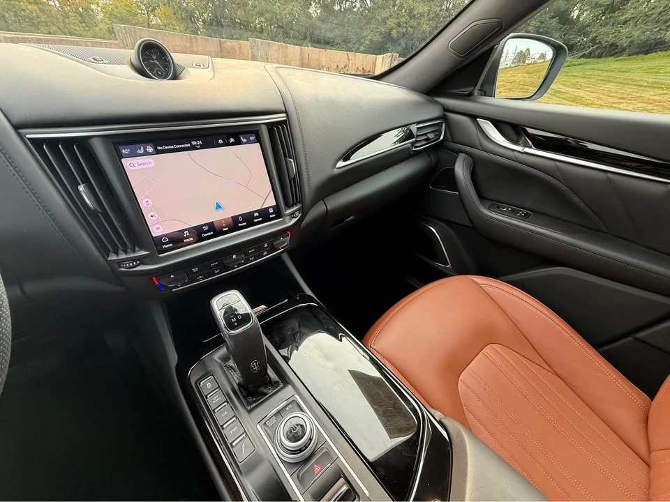 2023 Maserati Levante Modena - Image 15 of 20