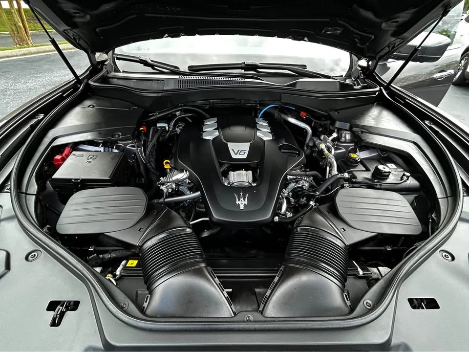 2023 Maserati Levante Modena - Image 15 of 18