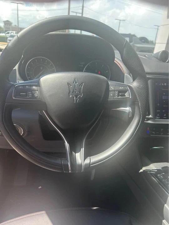 2023 Maserati Levante Modena - Image 11 of 18