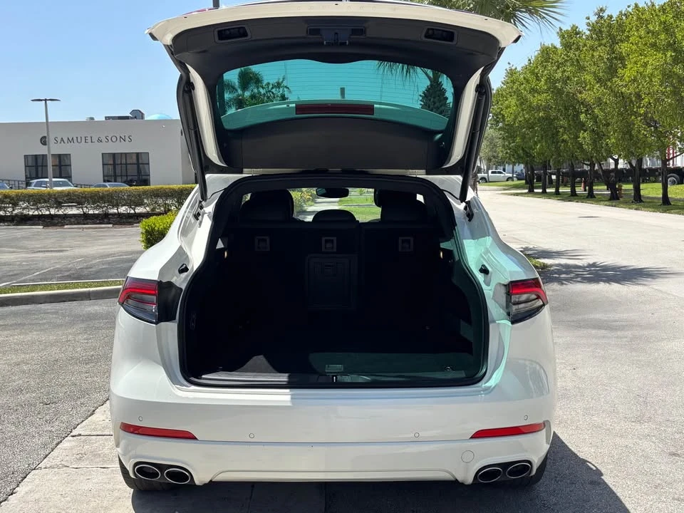 2023 Maserati Levante Modena - Image 5 of 19