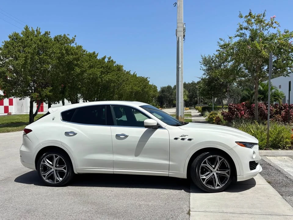 2023 Maserati Levante Modena - Image 7 of 19