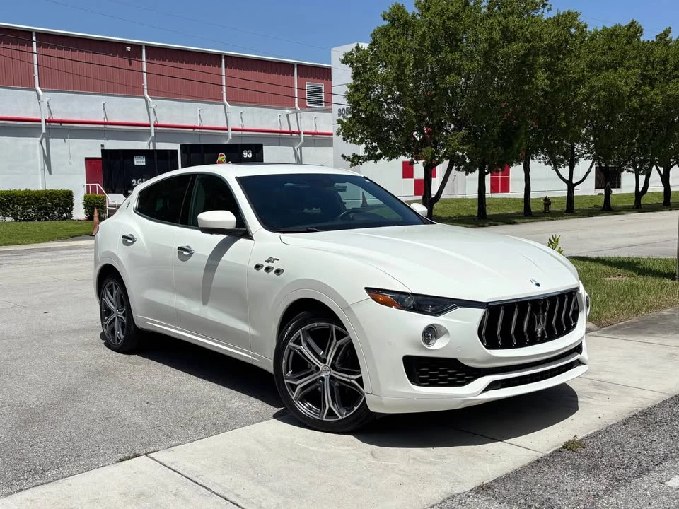 2023 Maserati Levante Modena - Image 8 of 19