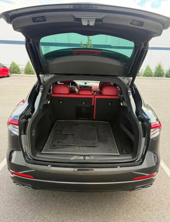 2023 Maserati Levante Modena - Image 5 of 6