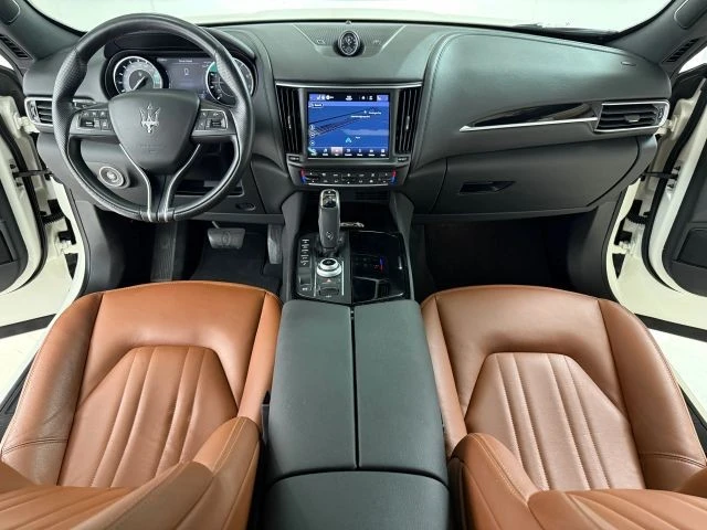 2023 Maserati Levante - Image 2 of 21