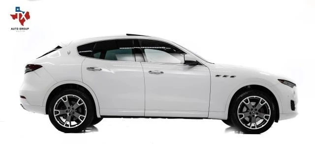 2023 Maserati Levante - Image 9 of 12