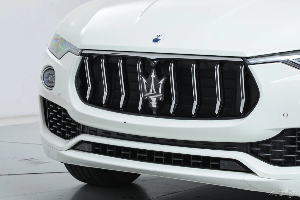 2023 Maserati Levante - Image 10 of 21